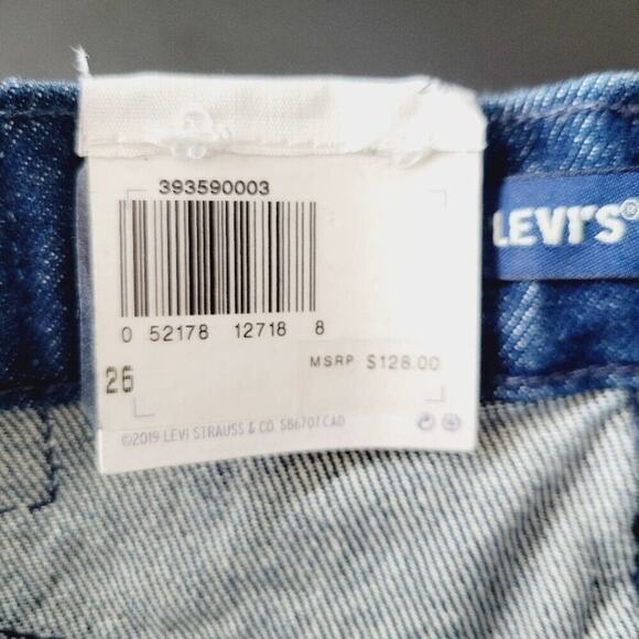 Levi's Denim Booty Shorts Womens Size 26 Laser Striped High Rise Raw Hem NEW - Picture 10 of 16